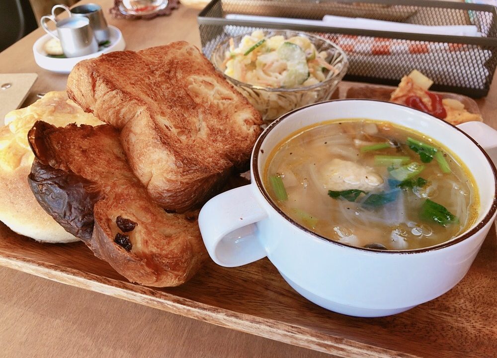 神戸元町カフェ ココシカで絶品パン ランチを食べてきた 2階はドッグカフェ すきま日常